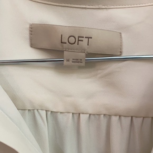 LOFT blouse. Ivory with black trim - Picture 3 of 5